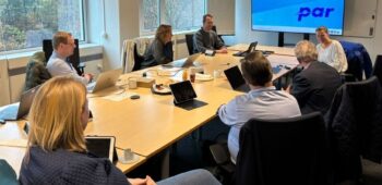 De visitatiecommissie is op visitatie bij de RAVU